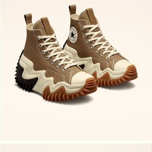 CONVERSE Run Star Motion CX Platform
UNISEX HIGH TOP SHOE W 9.5 M 8, Sand color
